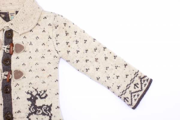 Strickpullover mit Hirsch